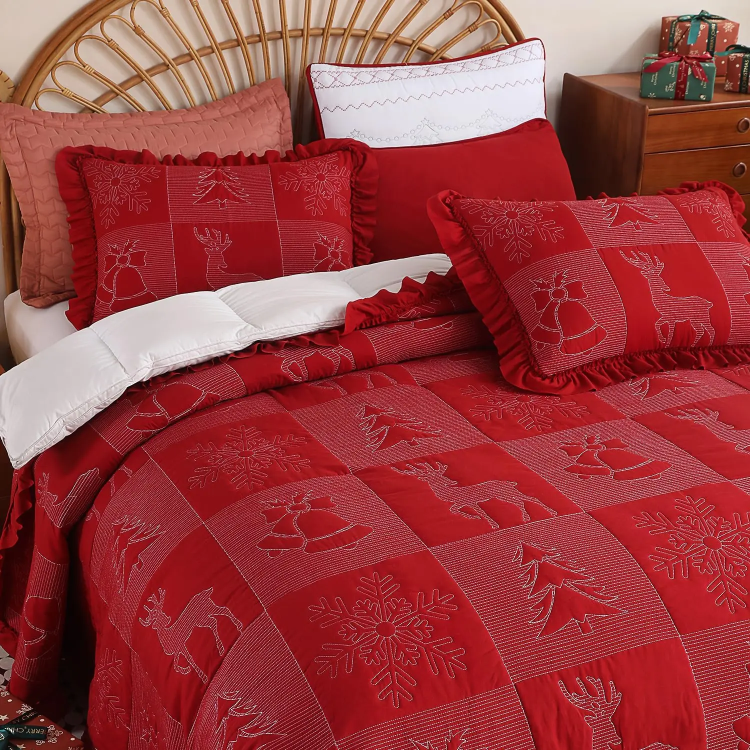 Christmas Embroidery Quilt Set,3 Pieces  Size Xmas Tree Reindeer  Bedding Set,Reversible Christmas Bedspread Coverlet,Holiday Bedding(Red,92"x96")