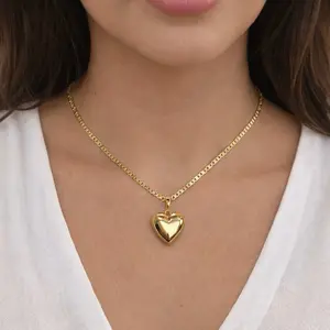 B44. heart pendant with chain size 18" laminado 14k