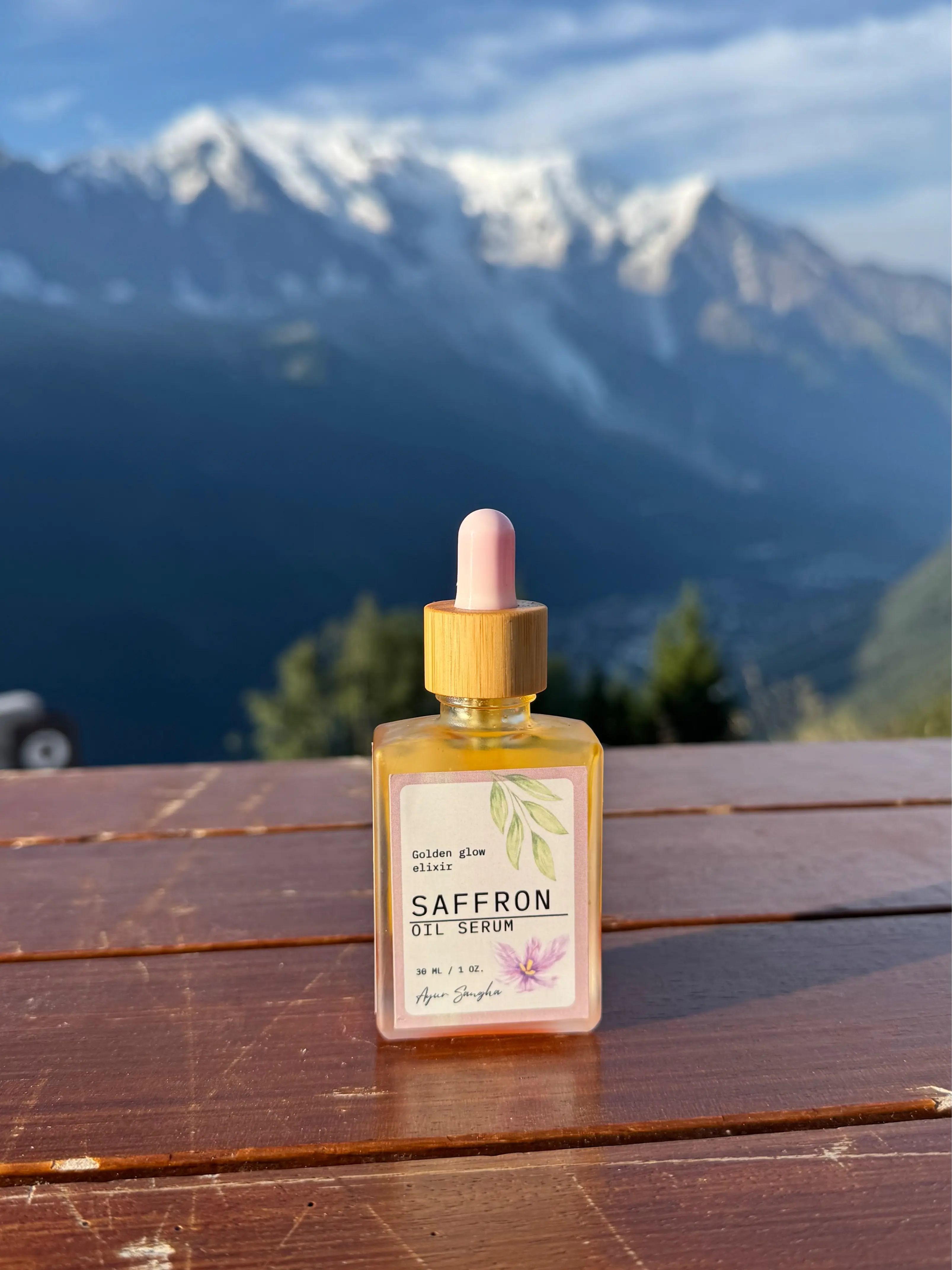 Golden Glow Elixir Saffron Oil Serum - Ayurvedic Formula for Radiant Youthful Skin with Himalayan Cherry Licorice & Goat's Milk