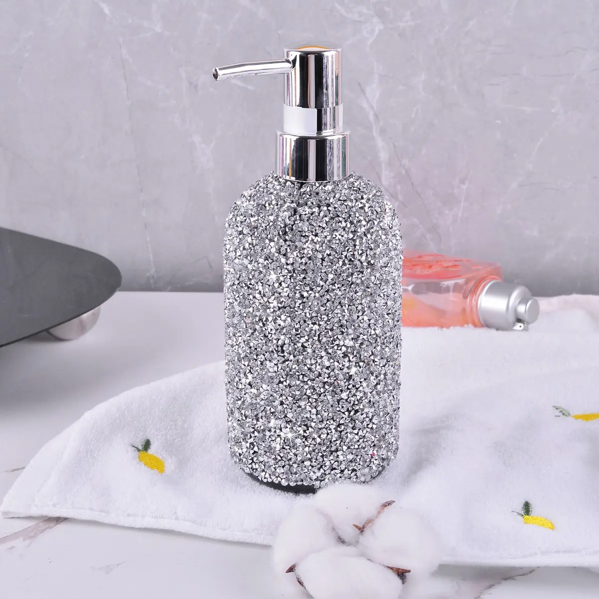 1pc 500ML Shower Gel Shampoo Conditioner Dispenser Bottle with Rhinestones, Shiny Hair Wash Conditioner Empty Bottle, Refillable Bottle, Bathroom Salon Use, Bathroom Accessory