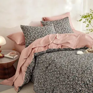Floral Duvet Cover Set, Cute Vintage Flower Cottagecore Aesthetic for Women Teen Girls, Soft Lightweight Bedding, 3-Piece, Black, Queen Size