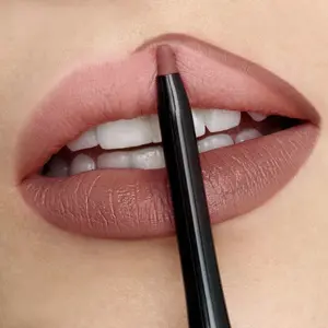 Trendsetter | A Soft Mocha Lip Liner | THE Classic 90s Lip Contour Trendsetter | A Soft Mocha Lip Liner | THE Classic 90s Lip Contour