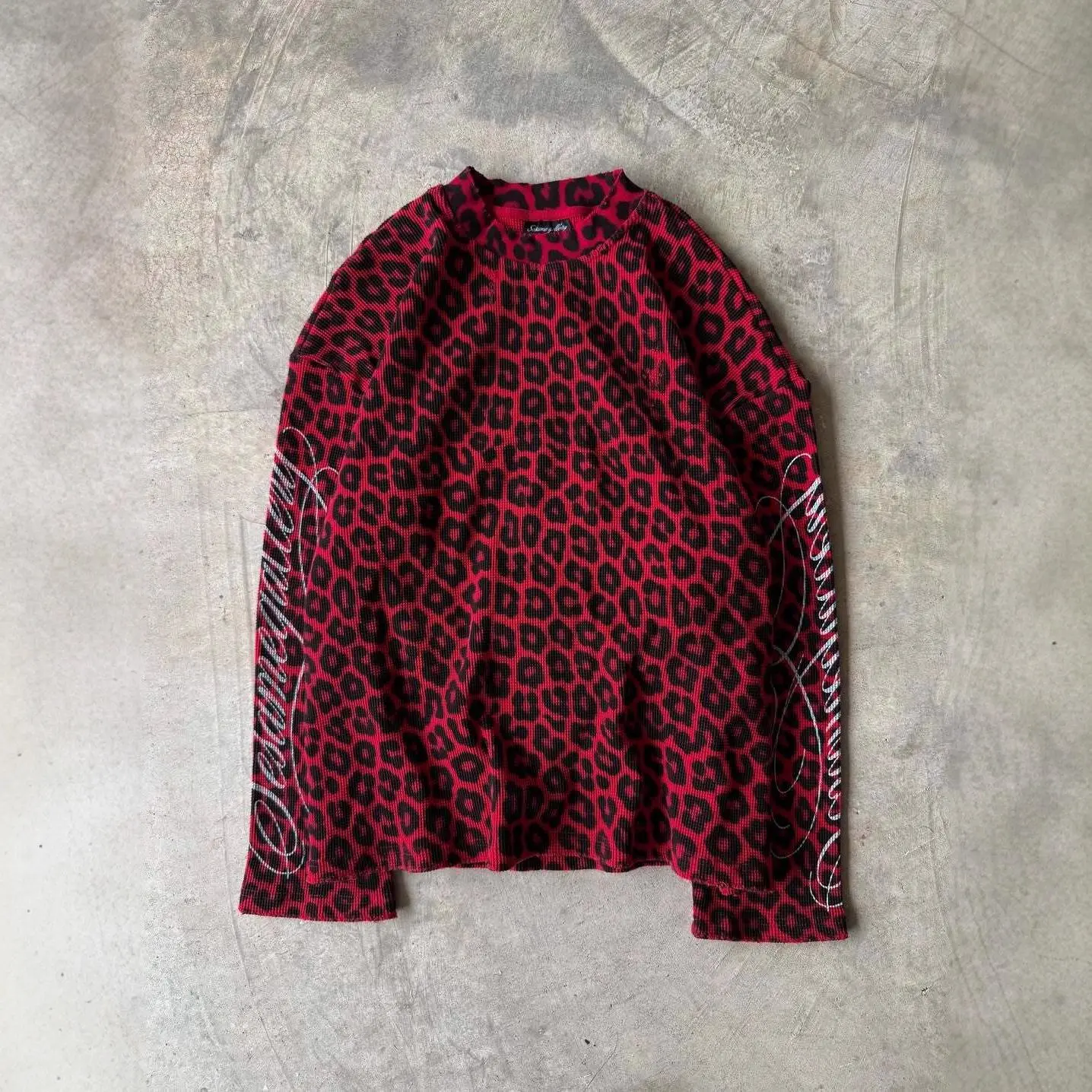 Waffle Knit Long Sleeve Top, Red Leopard Print Cursive Script Sleeve Graphic Y2K Grunge Crewneck Thermal Tee
