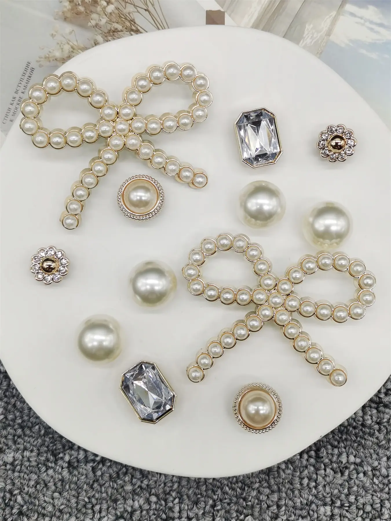 12PCS ABS Resin Golden Bowknot Flower Shoe Charms, Sparkling Shoe Charms, Bling Rhinestone Shoes Decorations Faux Bead Shoe Buckles Accessories, Diy Multifunctional, Shoe Clips Women Sandals Slides Decor Birthday Party Gifts, Shoe Embellishment Set