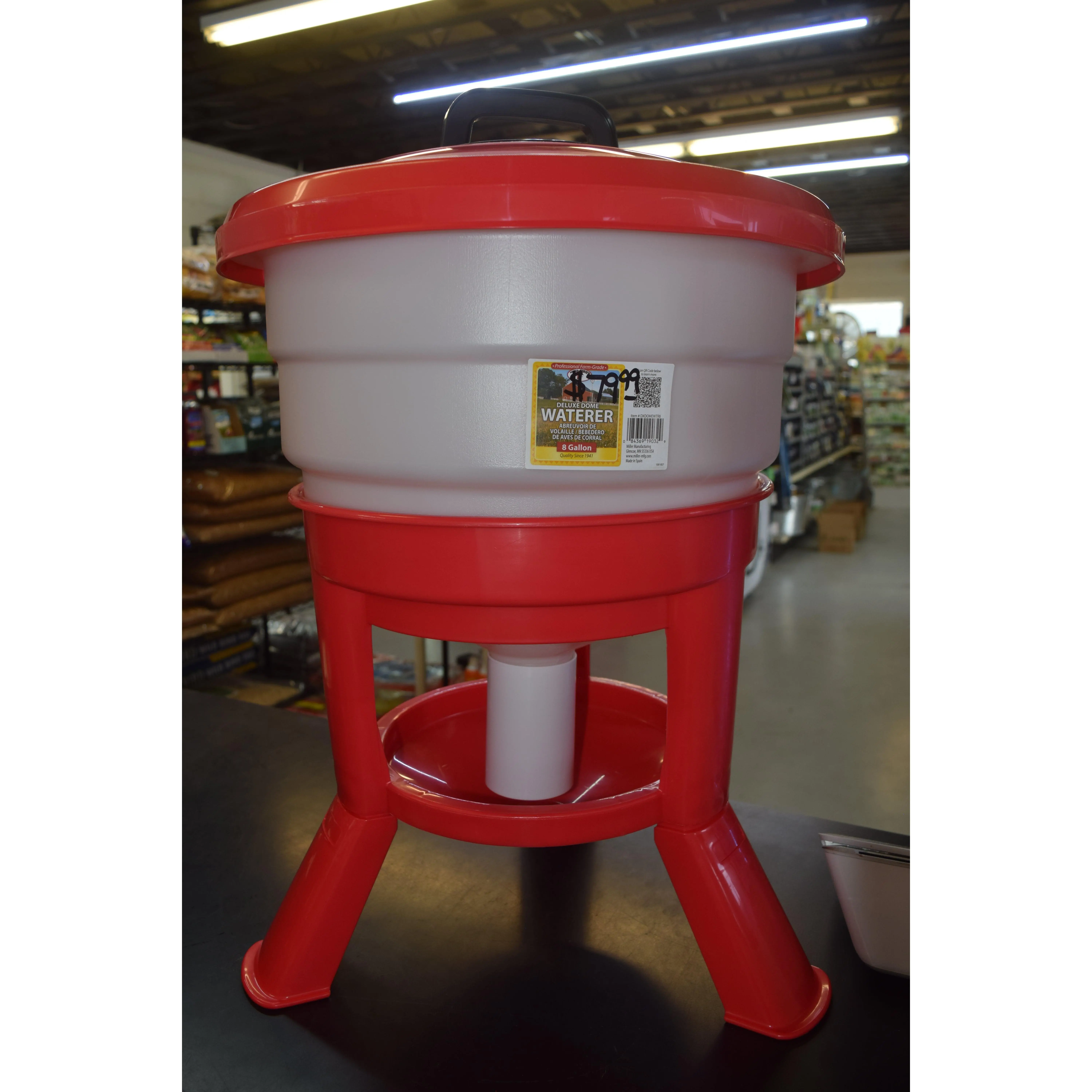 8 Gal Deluxe Dome Poultry Waterer