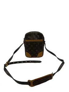 Pre-owned Louis Vuitton Monogram Canvas Vertical Crossbody Camera Bag/KH02506091