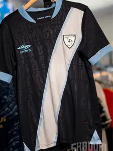 Guatemala Jersey en dos colores 2025- recomendamos ordenar una talla mas grande