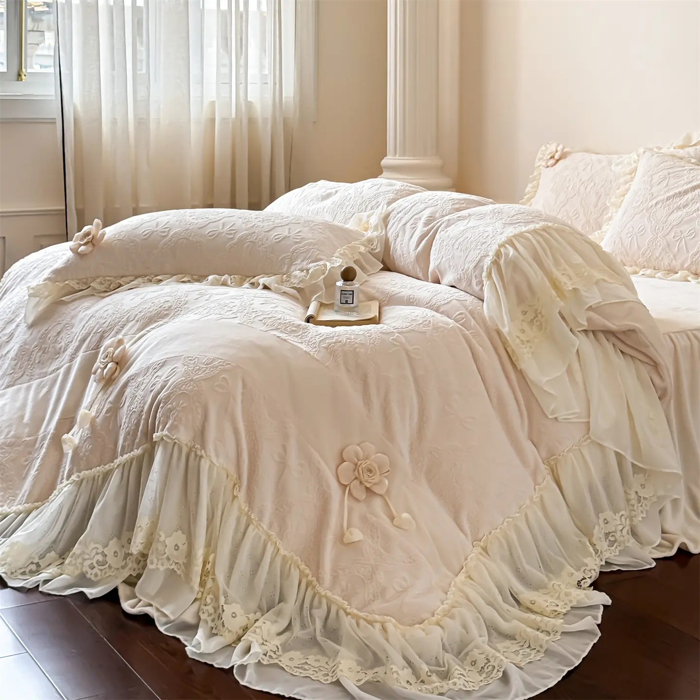 Lace Ruffled Bedding Floral Duvet Cover Set with Flower Tie, 3D Carving Soft Milk Velvet Shabby Chic Bedding Set with Zipper Closure-Cream, Floral Bedding Sets, 1 Duvet Cover 1 Bed Skirt 2 Pillocases