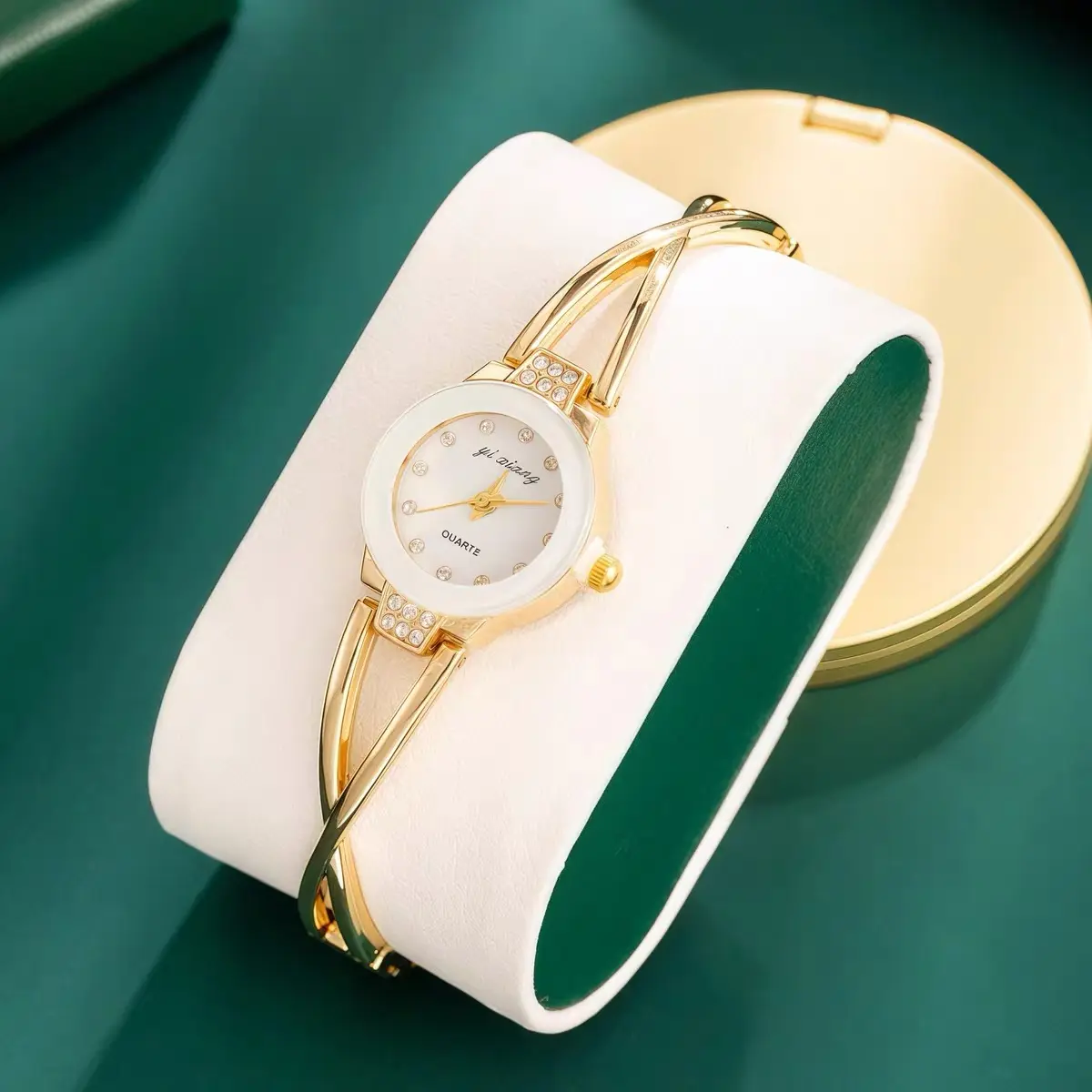 Classic Round Dial Quartz Wrist Watch AlloyMetal Strap Waterproof