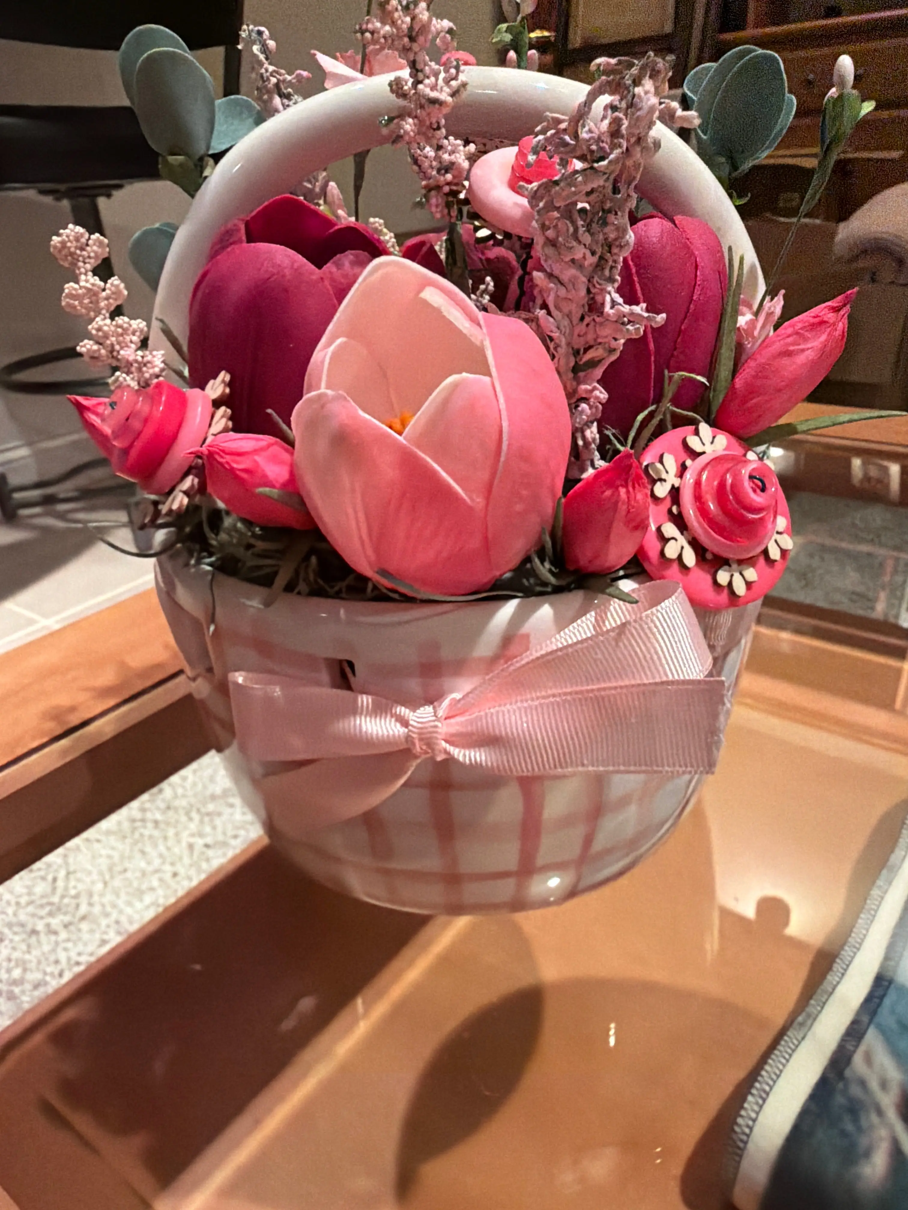 Ceramic Gingham Easter Basket Planter - Pre-Assembled Decorative Pink Tulip & Button Flowers Arrangement, Ideal for Gifts