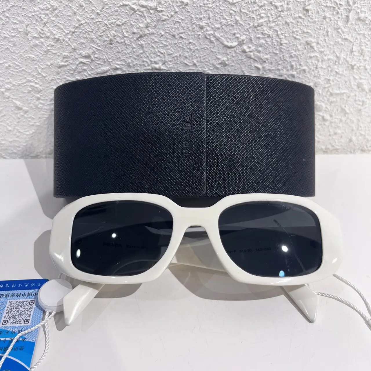 Pre-owned PRADA White Chunky Rectangle Fashionable Sunglasses, Vintage Geometric Sunglasses for Fashion Enthusiasts