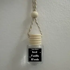 Iced Vanilla Woods Scented Car Air Freshener Diffuser