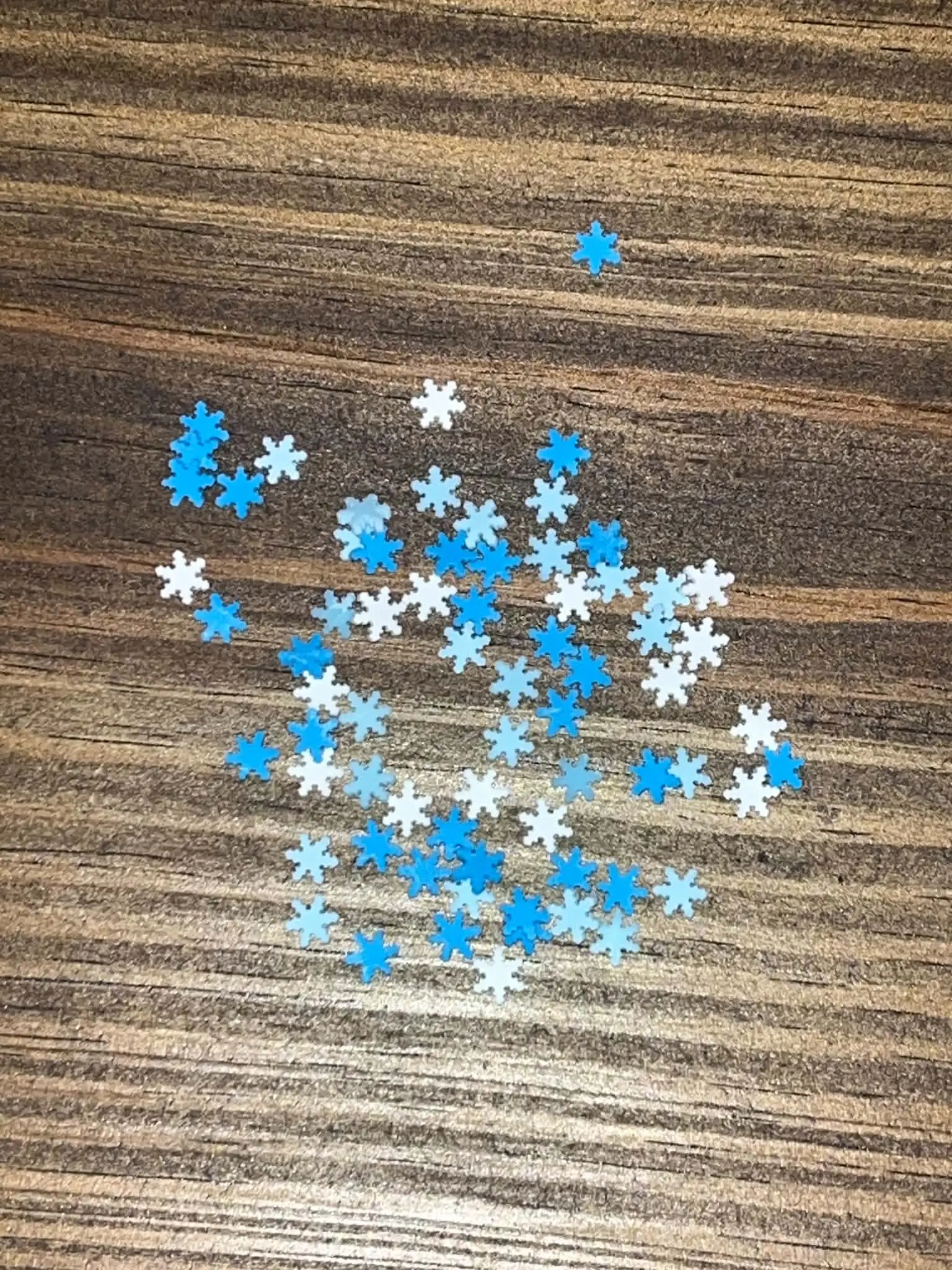 Winter Wonderland Snowflake Nail Charms – Blue & White Holiday Nail Art