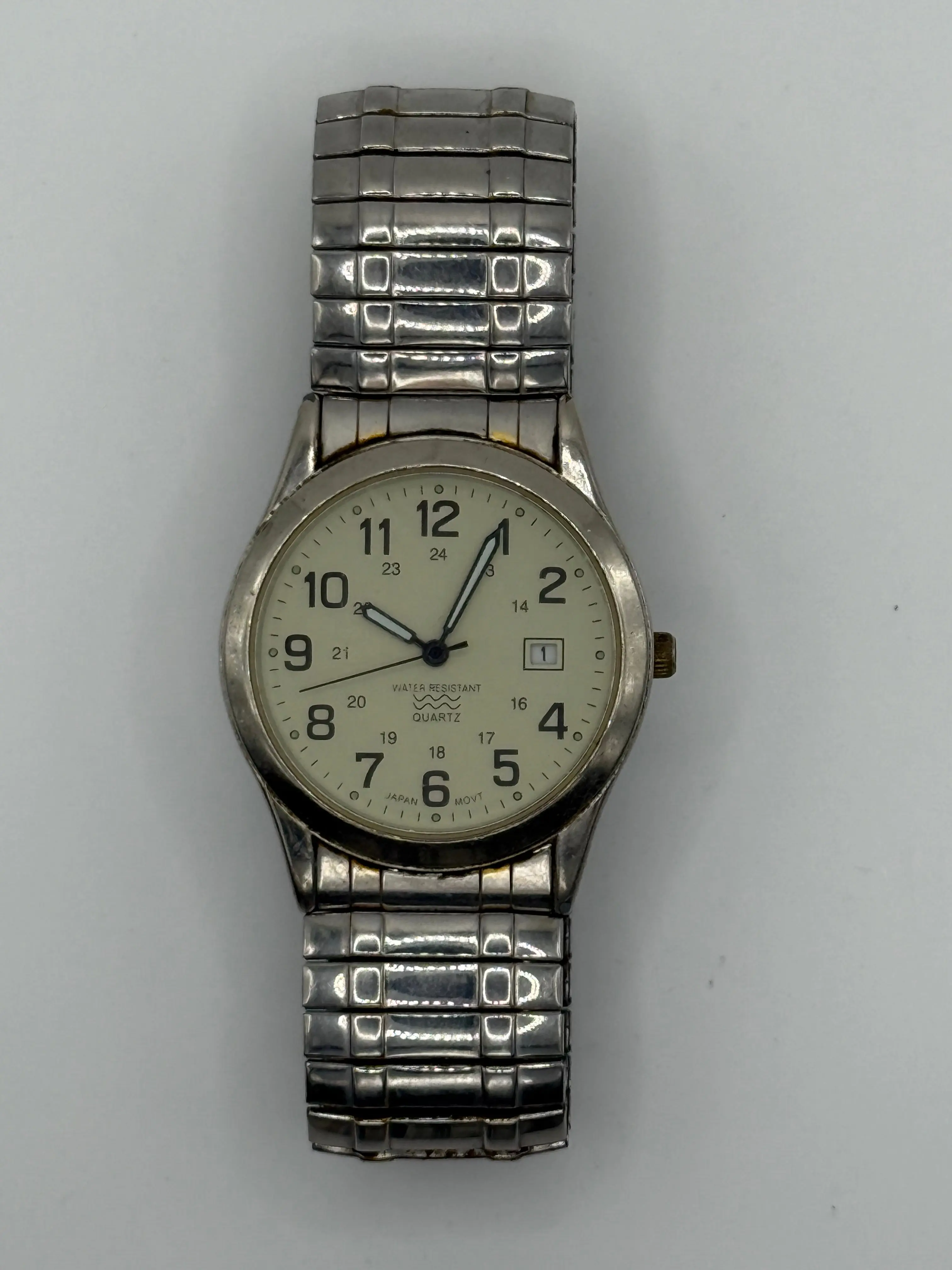 Vintage Japanese Quartz Field Watch – Cream Dial, Date Display - Pre-Owned