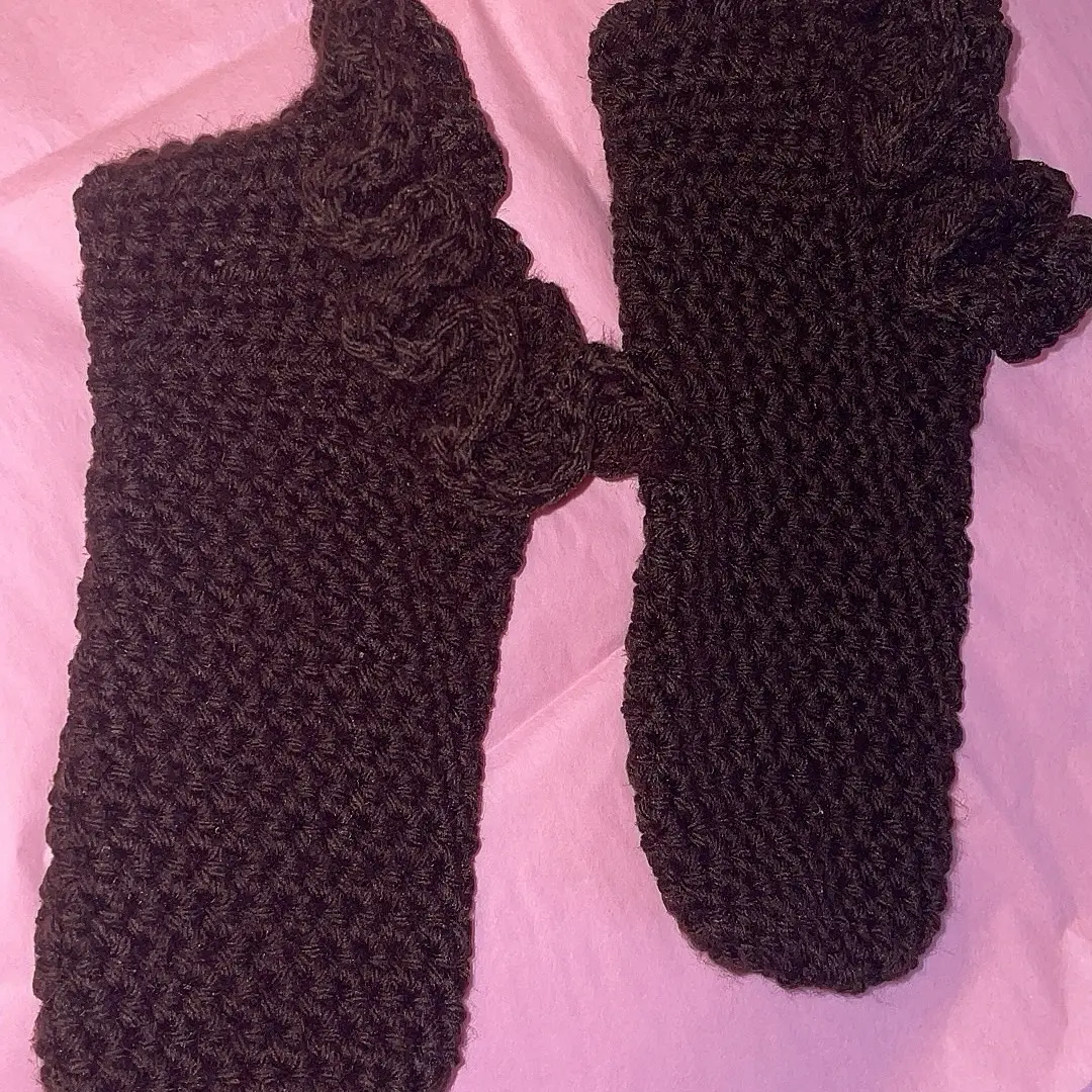 Women's Brown Crochet Ruffle Ankle Socks - Womenswear