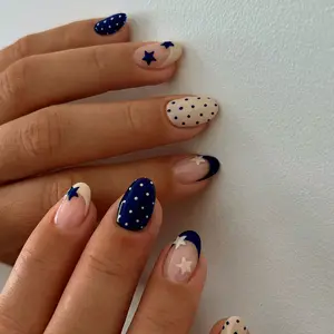 24pcs Short Oval Blue French Acrylic False Nails Set, Star & Polka Dot Design, Nail Art Design, Perfect Fit, Glossy Finish, for Women and Girls