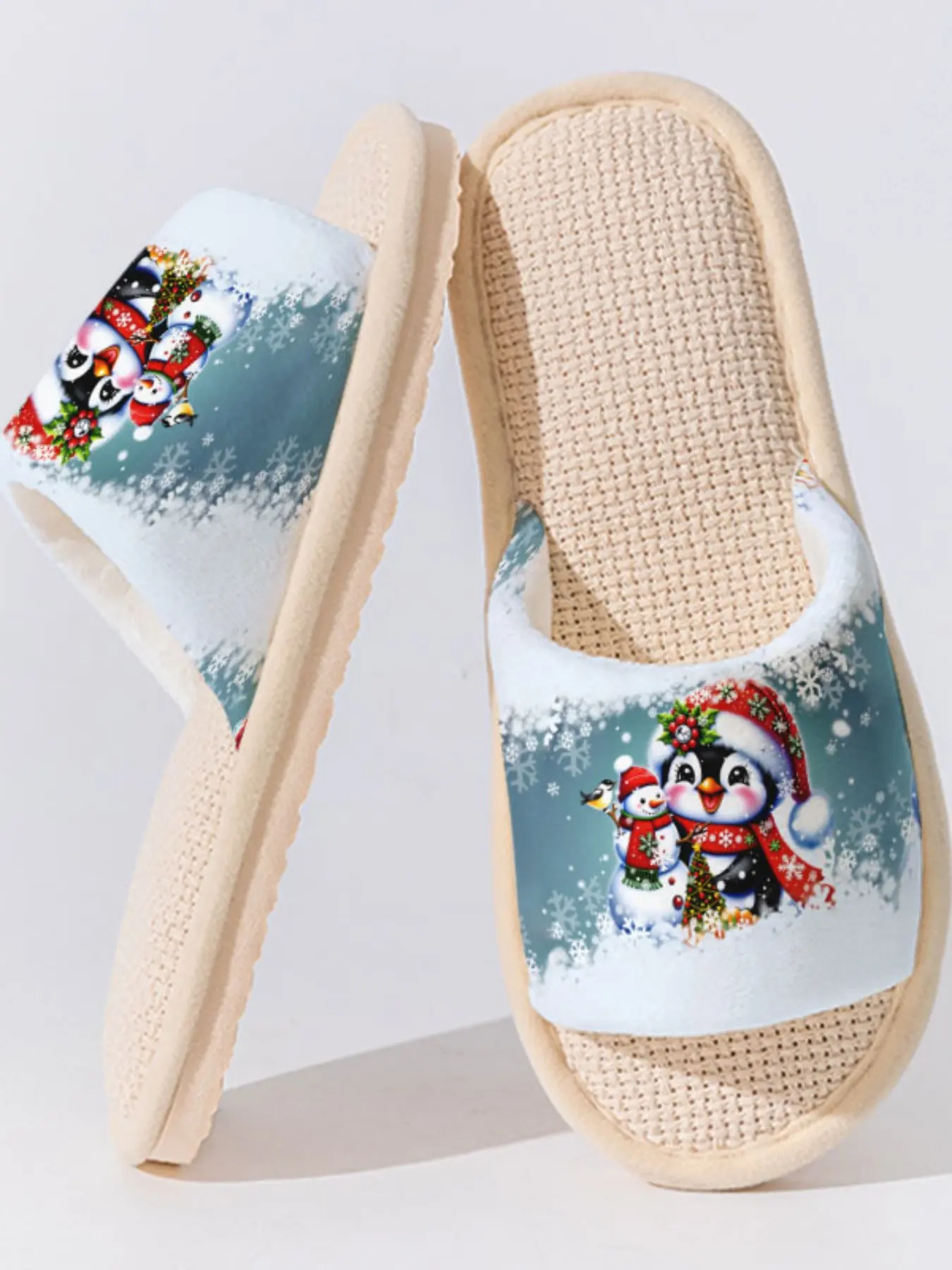 Christmas Penguin Print Cozy Linen Slippers, Non-slip Breathable Lightweight All Season Home Shoes for Women Men Family Guest Holiday Daily Indoor Wear