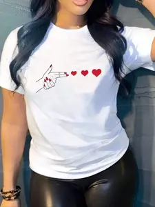 Women's Heart Print Round Neck Tee, Fashion Casual Short Sleeve T-shirt, Ladies Summer Clothes for Daily Wear