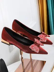 Elegant Women's Classy Pearl Bowknot Low Heel Shoes, French Style Pointed Toe Bridal Wedding Footwear, Versatile Fashionable Design