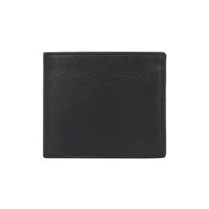COACH Billfold Wallet: Compact Folding Design with Multiple Card Slots, Soft Leather, for Men in Black