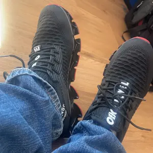 Men's Running Shoes Blade Tennis Walking Fashion Sneakers Breathable NonSlip Gym Sports Work Trainers, Perfectfor Students and Outdoor Sport Runner Closed Sports Shoes Walking Shoes Casual Training Footwear Athletic Outdoorfun