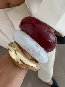 Elegant Resin Cuff Bracelets Set, Geometric Irregular Arc Design, Luxurious Casual Party Jewelry Gift for Women & Couples, Stackable Bracelets