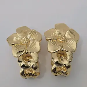 #10. 18K Gold Plated Big Bold Flower Earring (Big size)