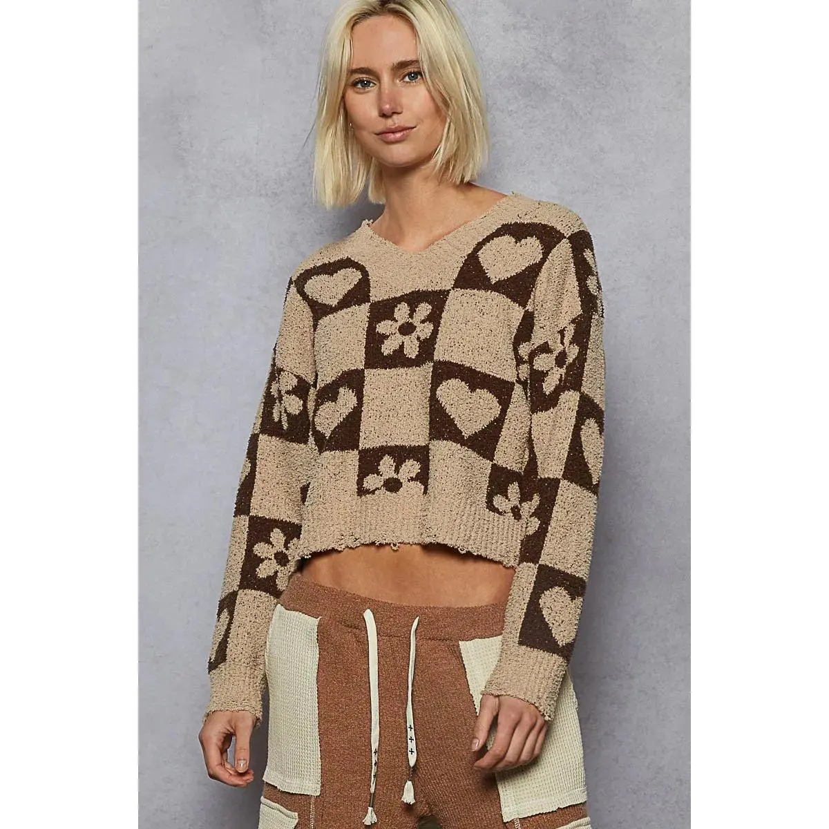 POL V-Neck Heart Pattern Checkered Sweater