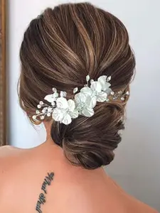 Elegant White Pearl Floral Hair Clip for Women – Faux Pearl Flower Barrettes Hair Accessories for Wedding, Party, Diwali, Thanksgiving & Christmas – Vintage Romantic Hair Pin Gift for Mother, Wife, Girlfriend