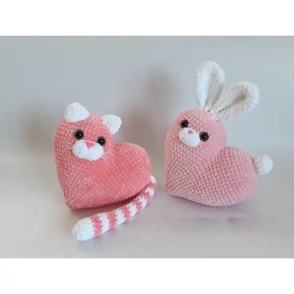 Plush Heart Crochet Cat and Bunny Crochet for Valentine's Day plushies Mother's day gift (Handmade goods will be made by hand so the production time will be a little longer)