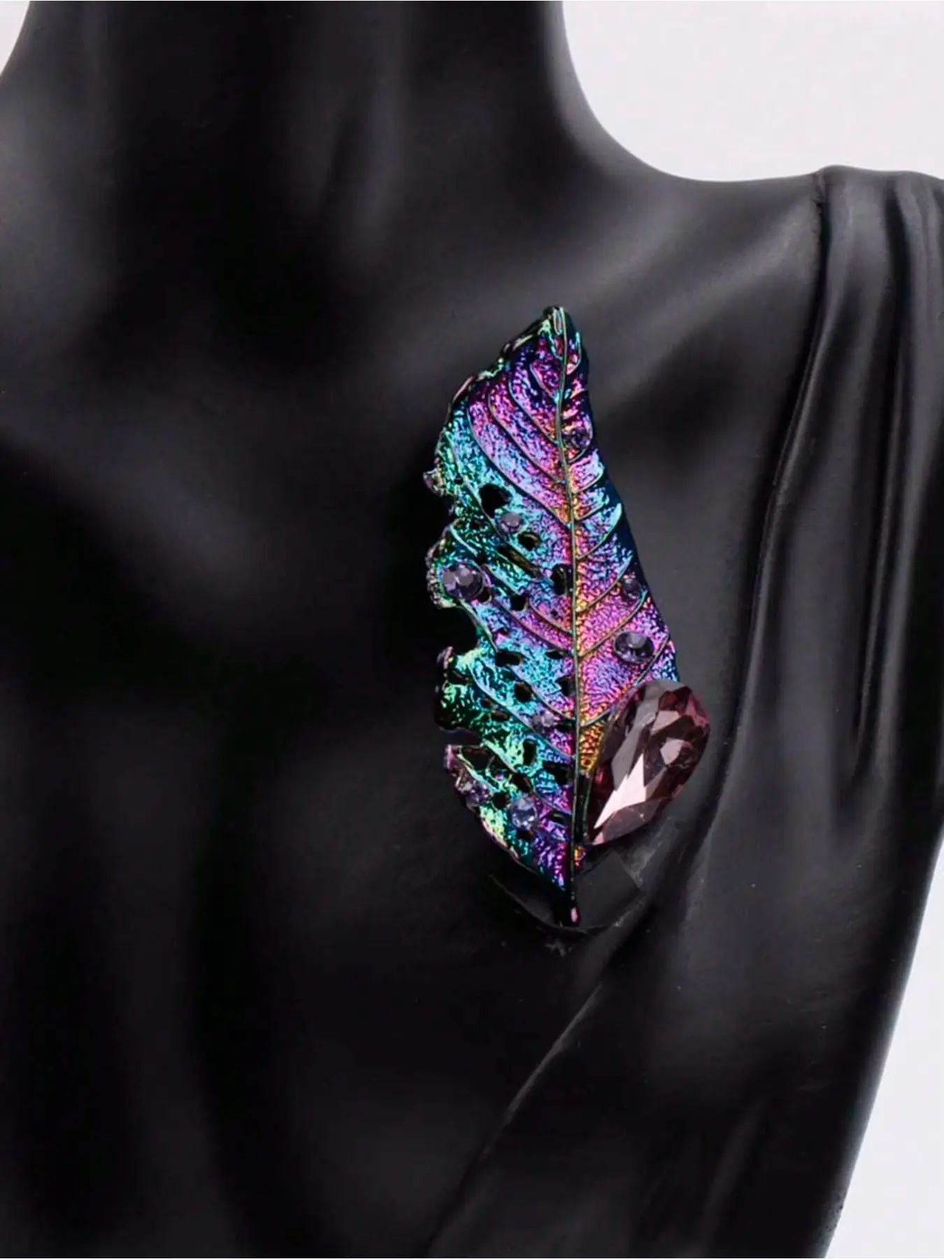 1PC delicate and dazzling crystal leaf brooch, suitable for both men and women, fashionable, elegant, high-end accessory pin