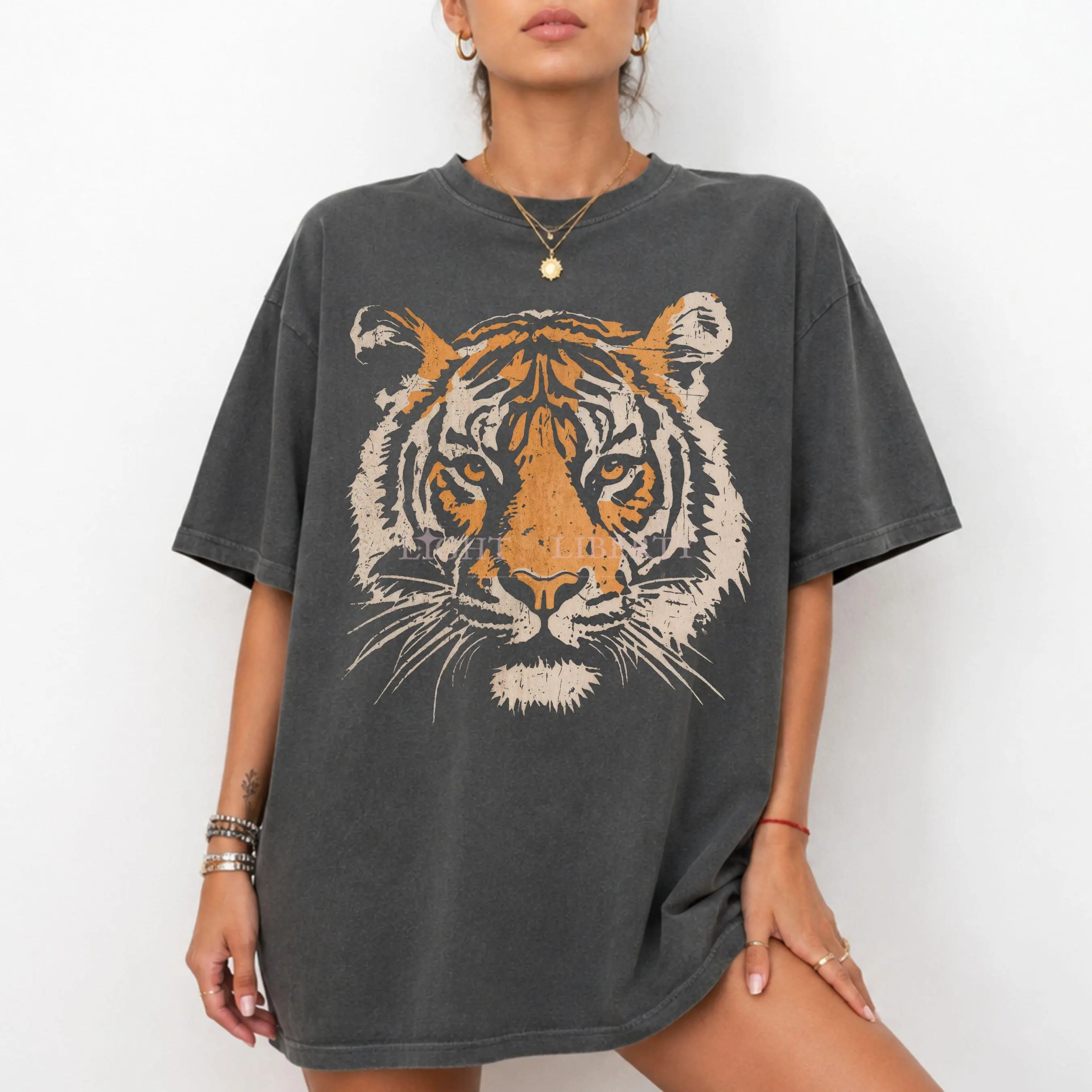Vintage Tiger T-Shirt Cincy Bengals Distressed Retro Animal Graphic Tee