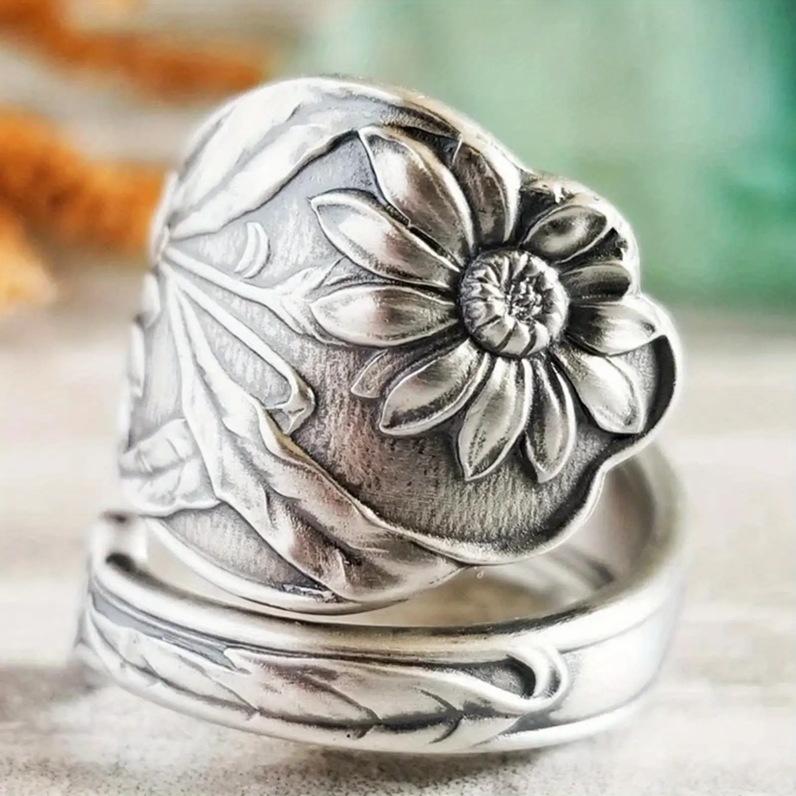 Vintage Daisy Motif Ring for Women, Adjustable Spoon Ring Design with Sweet Floral Charm, Meaningful Valentine's Day Gift, Vintage Rings, Meaningful Gifts