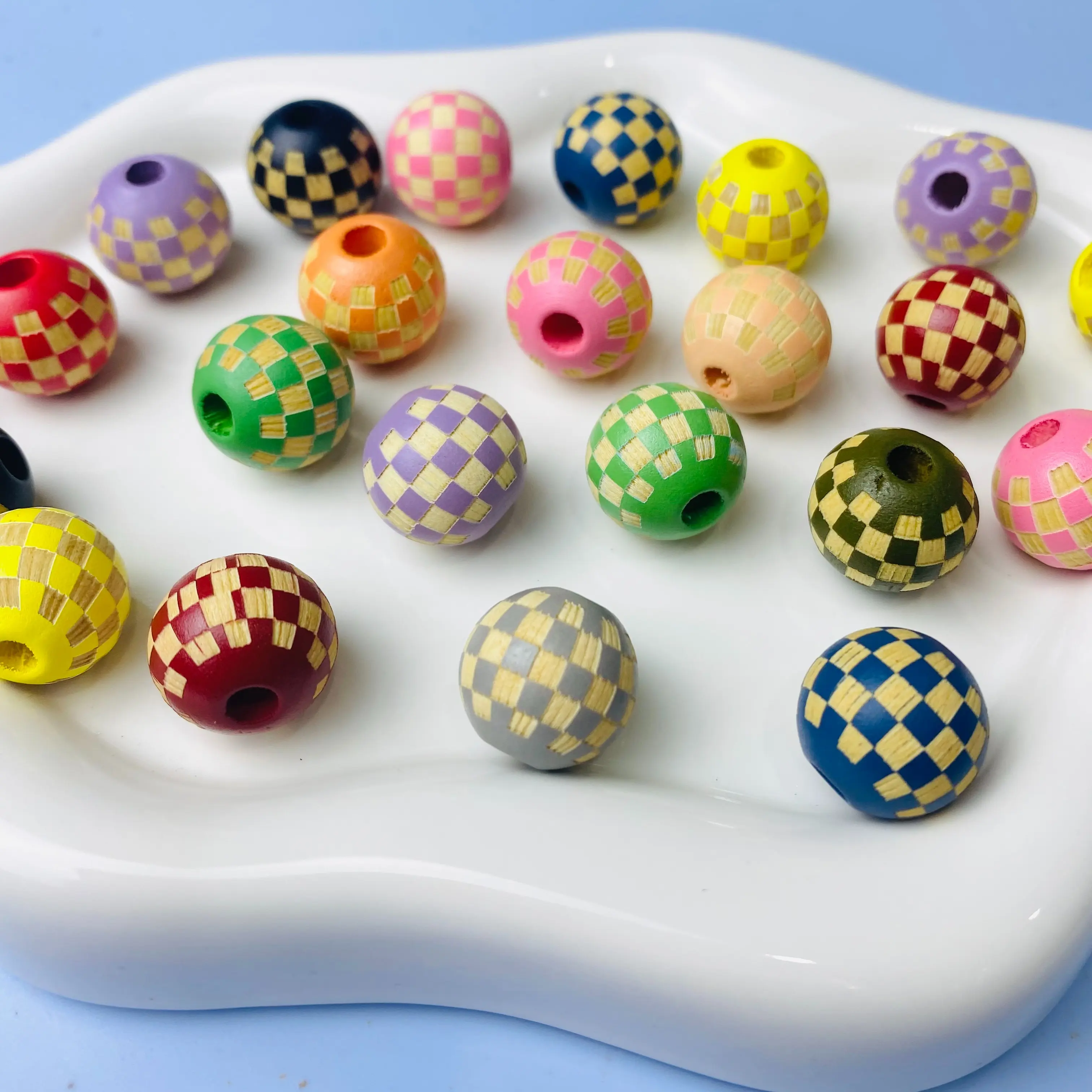 Kingward 100pcs 16mm Checkered Wooden Mixed Beads, Handmade Beading Material for Jewelry Making Supplies, Beads for Bracelets, DIY Craft Embellishments, Bead Assortment, Decorative Beads