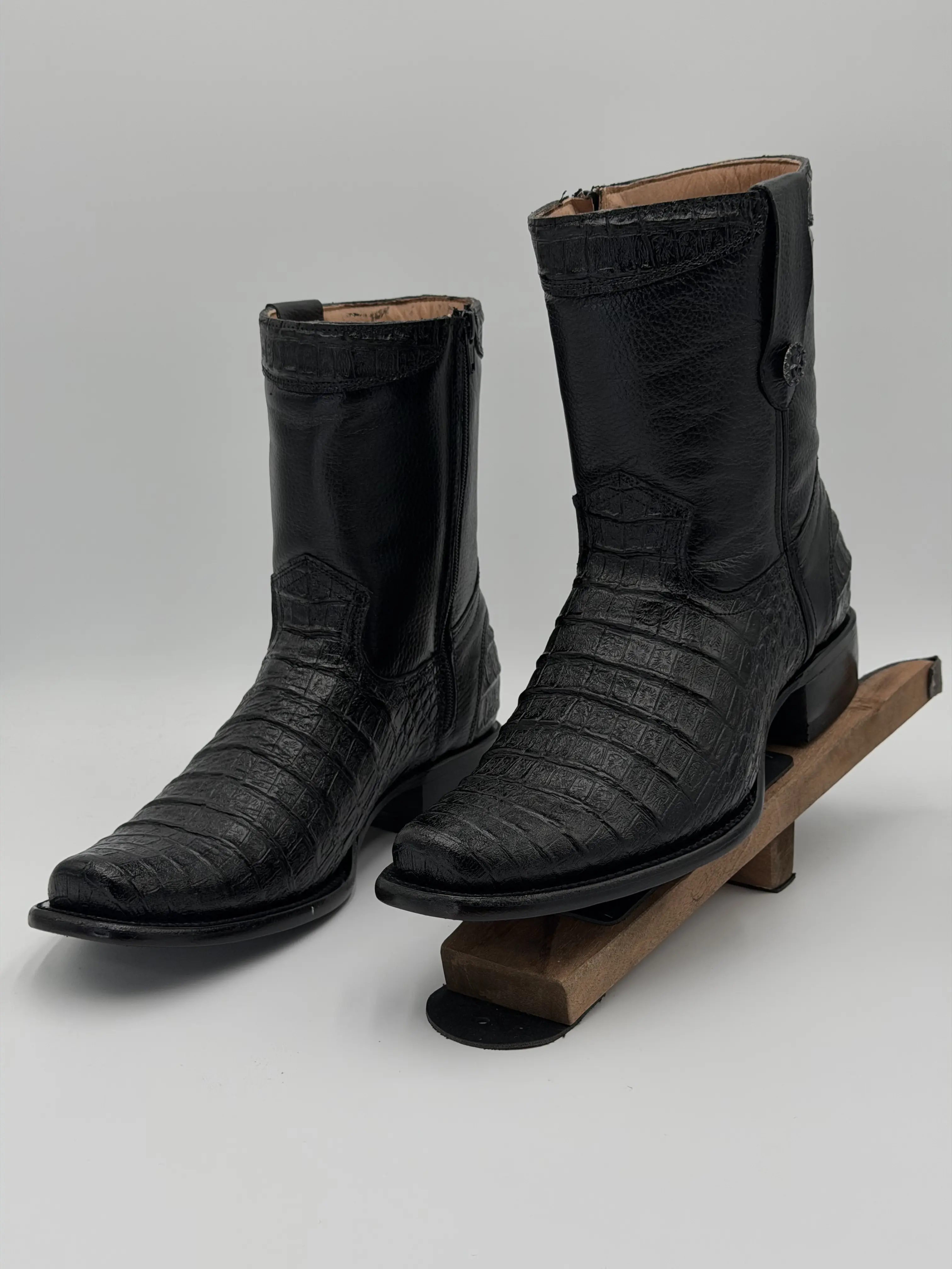 Dubai embossed black leather