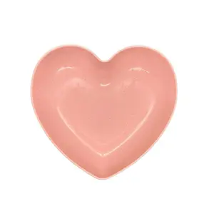 Cute Heart Plate - Soft Pink Heart-Shaped Plate with Smooth Surface, Ideal for Various Uses