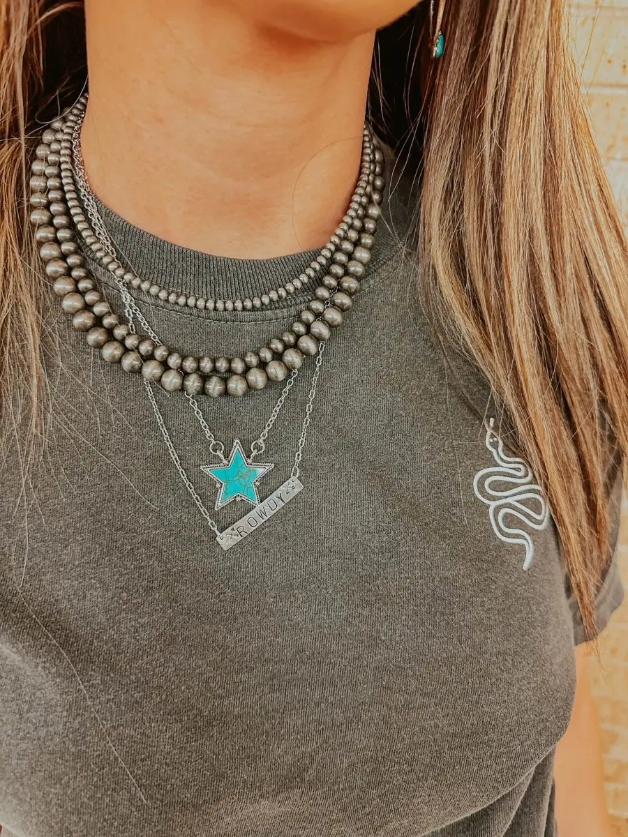 Western Elegance Star Shape Single Pendant Necklace with Turquoise, 18-Inch Antique Silver-Tone Finish, Affordable Fashion Versatile Costume Jewelry for Daily Wear or Rodeo Outfits, Turquoise Accent, Female, Metal Coating