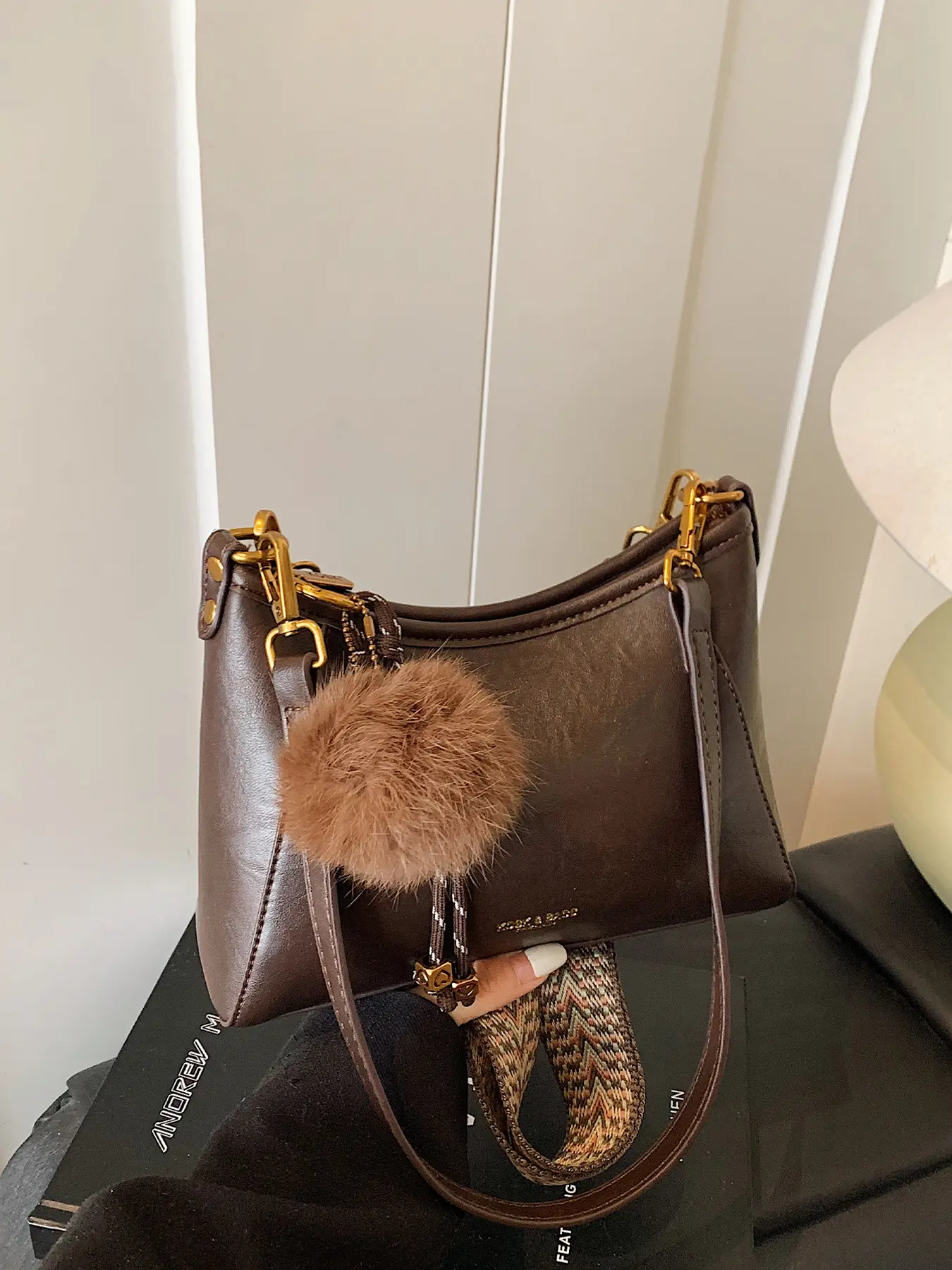 Autumn/winter Fashion Minimalist Casual Vintage, Exquisite Charm, Compact & Convenient, Daily Commuting, Shopping, Gifting, Elegant Fashionable Shoulder Bag, Versatile Shoulder Bags, Cross Body Bags, Trendy Commuting Bag, Crossbody Shoulder Bag