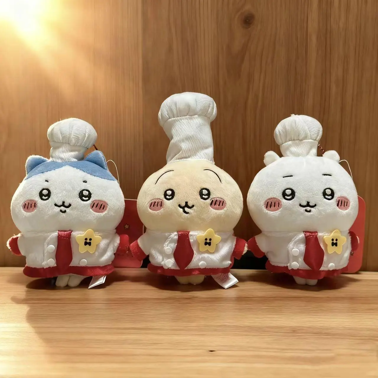 Japanese-Style Cute Chiikawa Restaurant Chef Keychain Bundle Set - Small, Red Apron, Yellow Star Badge, Featuring Usagi, Hachiware, Chiikawa Characters, Cute Keychains for Car Keys