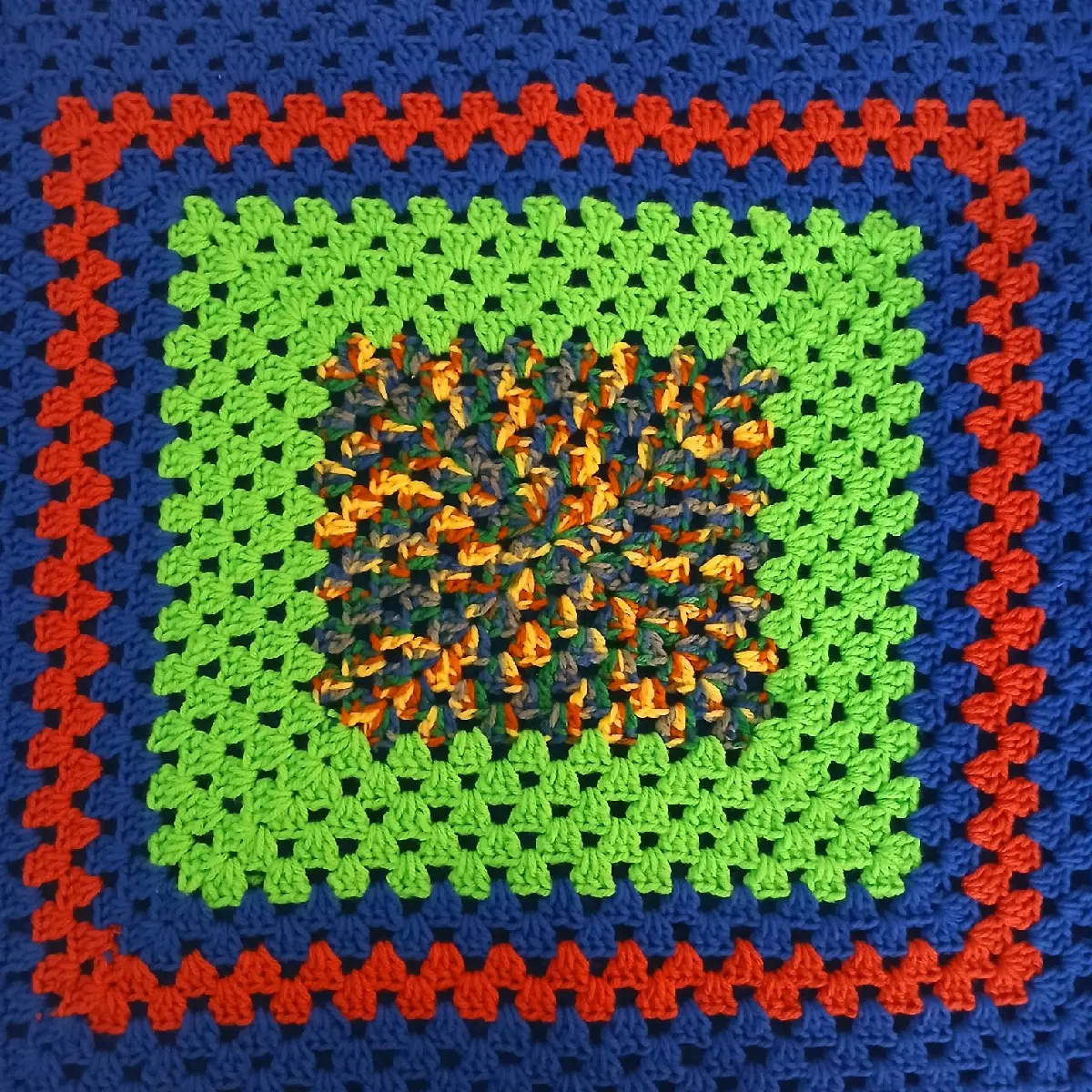 Granny Square Double Layer Preemie Blanket - Double-Sided Design, Soft and Elegant, Ideal for Preemie Use