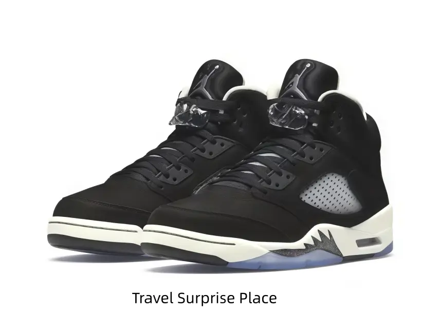 Black Suede-Textured Mid-Top Collectible Sports Shoes, Highly Sought-After Grail Item