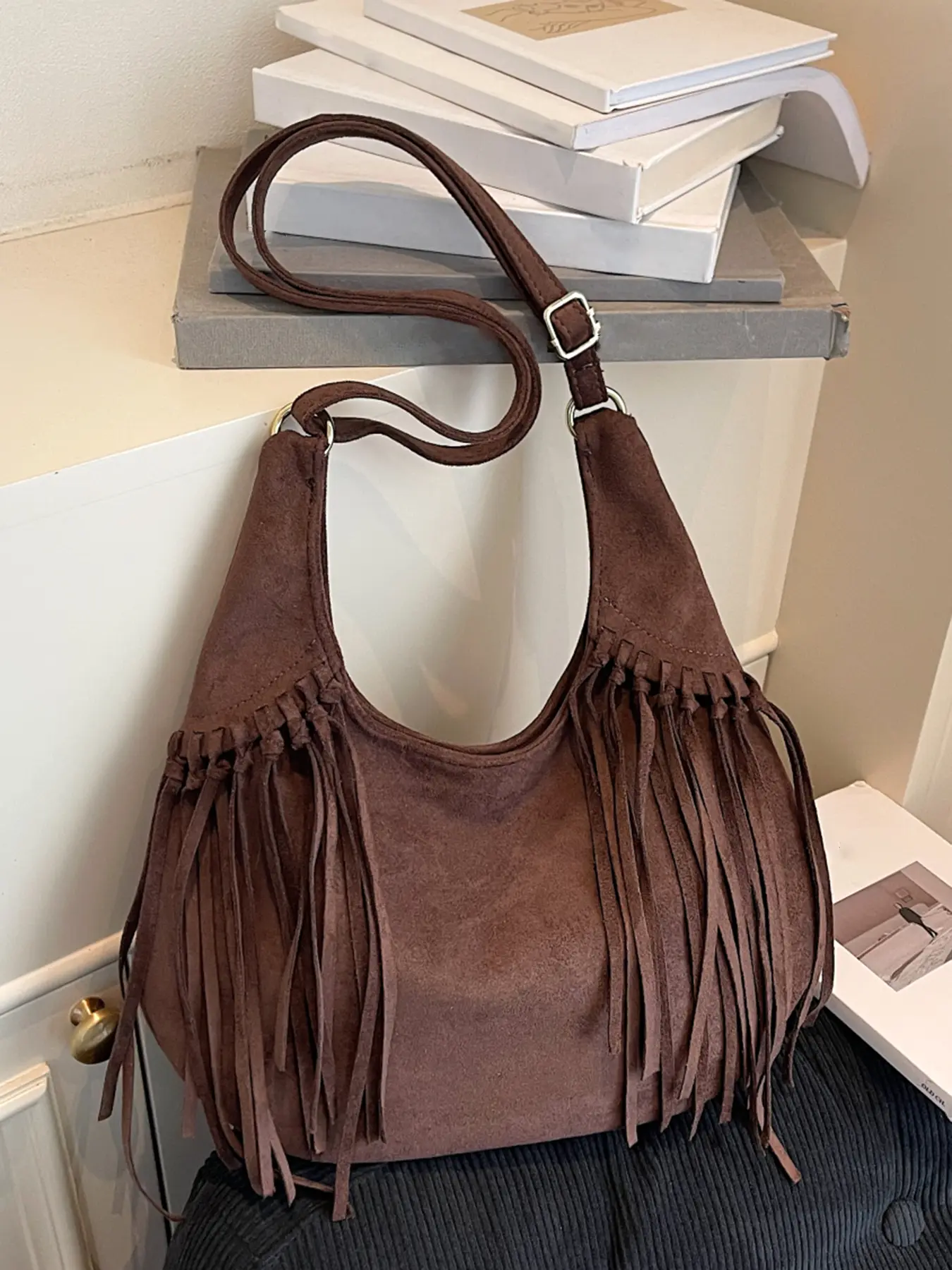 Niche design stylish minimalist tassel shoulder bag, Crossbody Purse Handbag Sling Bag, Crossbody Bags, casual everyday commuter bag, unique shape adjustable shoulder strap versatile piece suitable for shopping, dates, travel