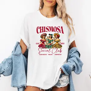 [Sale up to 30%][Made in USA] Chismosa Social Club T-Shirt – Funny Latina Chisme Tee for Women, Cute Hispanic Culture Graphic Shirt, Trendy Spanglish Humor Top, Casual Aesthetic Gift