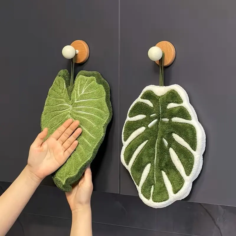 2-Piece Creative Coral Fleece Leaf Hand Towels with Hanging Design, Highly Absorbent and Versatile Hand Towels, Bathroom Accessory for Bathroom, Kitchen and Dining Use, Super Absorbent Towels