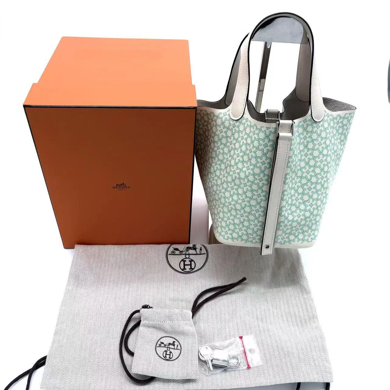 Pre-owned HERMÈS leather bucket bag Micro Picotin Lucky Daisy