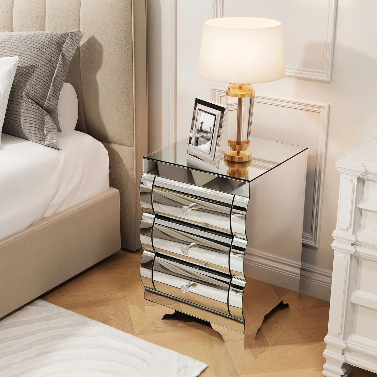 Mirrored Nightstand Modern Bedside Table with 3 Drawer Glass End Table Chest of Drawers for Bedroom Small Spaces Living Room Fashion Bedroom Furniture Silver
