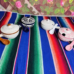 Salsera Relieve Cielito Lindo con tapa y cuchara Blanco,azul cobalto, rosita y blanco con color mamey  400ml (Set 1 Piece). Kitchen Traditional Utensils