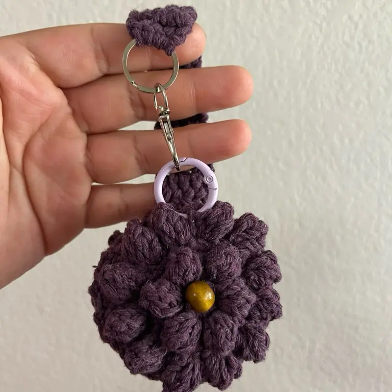 Crochet earbud holder