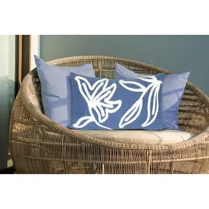 Lush Decor VISIONS I Indoor/Outdoor Handmade Pillow - Traditional Graphic Botanical Floral Accent  (Windsor)