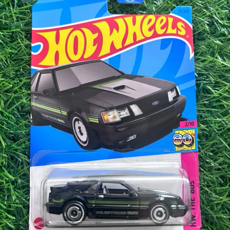 Hot Wheels 90's Ford Mustang Die-Cast Toy Car, Collectible Vehicle for Car Enthusiasts